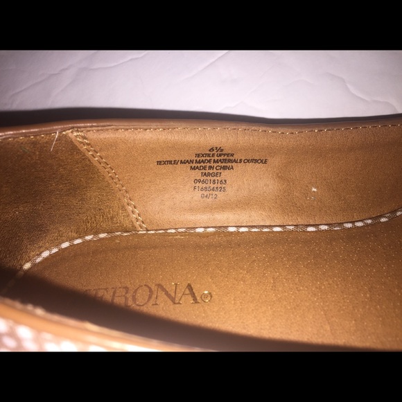EUC Women’s Tan and White Tassel Loafer Flat Shoes Size 6.5 - Picture 6 of 8